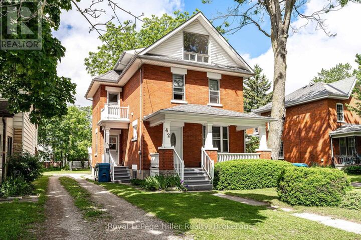Property Photo: 42 Home Street ON N5A 1Z7