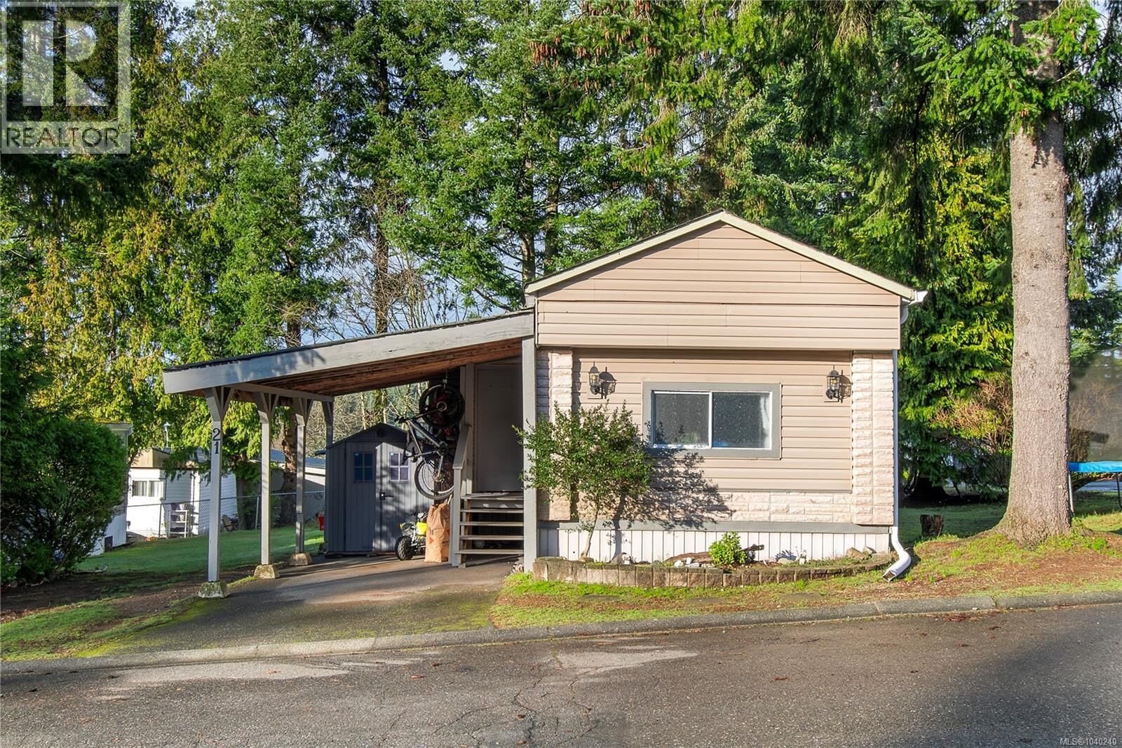Property Photo:  1160 Shellbourne Boulevard 21  BC V9H 1H9 