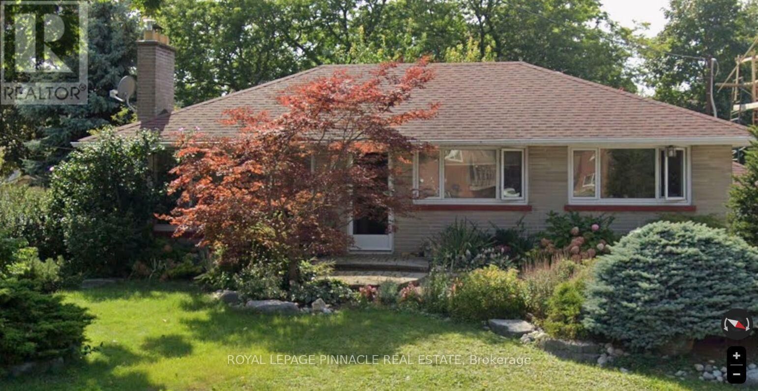 Property Photo:  608 Green Street East  ON L1N 4E8 