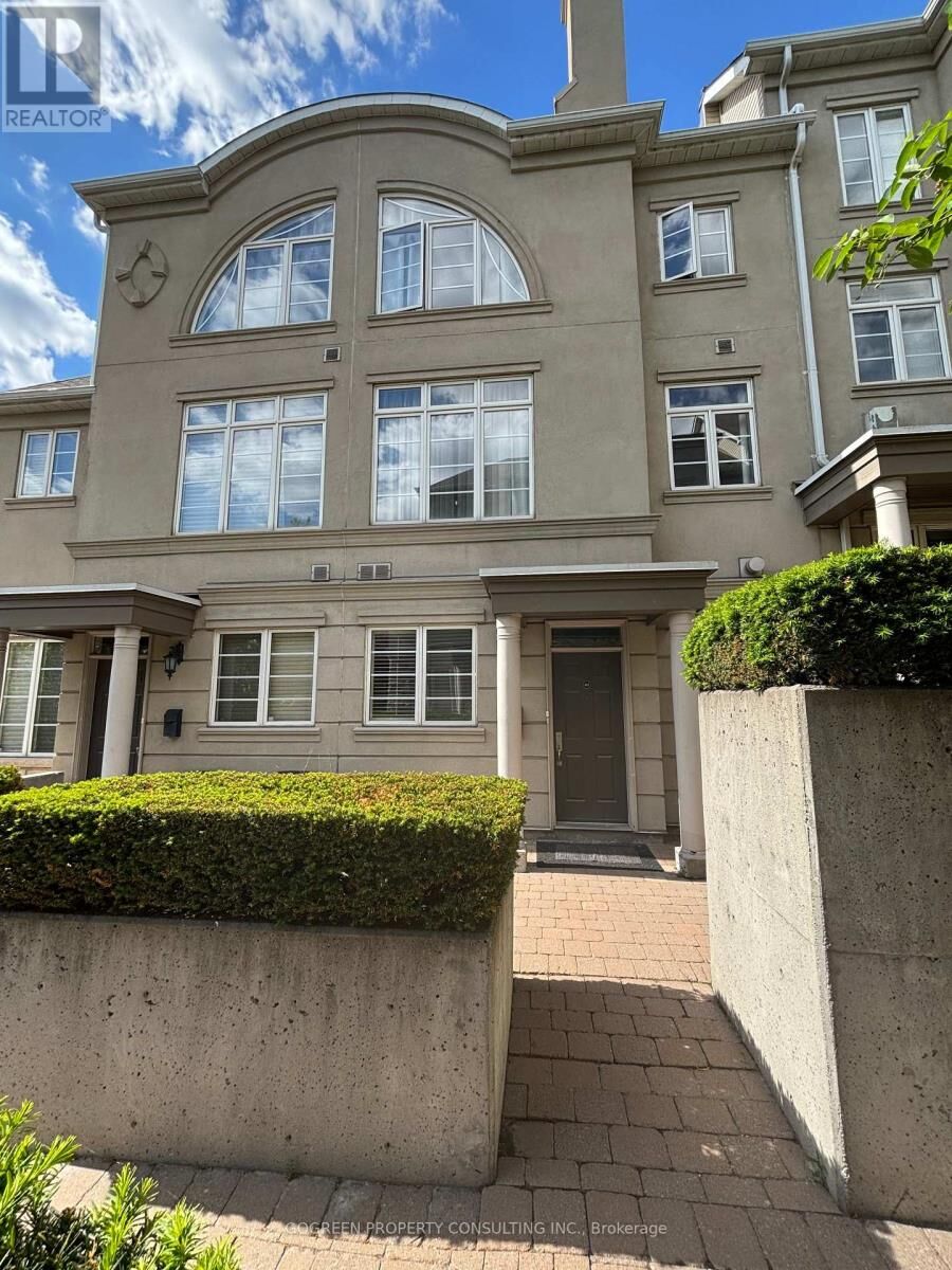Property Photo: 45 York Mills Road 102 ON M2P 1B6
