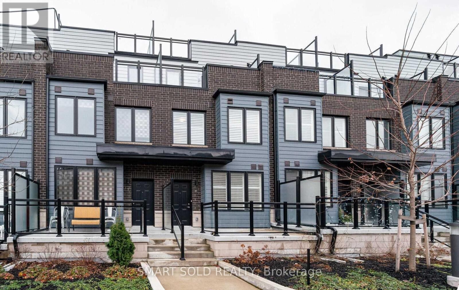 Property Photo:  1155 Straud Lane 4  ON L5J 0B3 