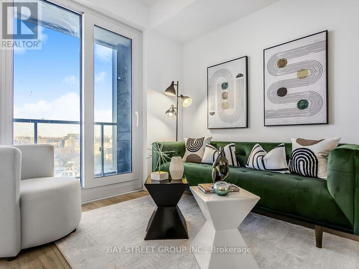 Property Photo:  2020 Bathurst Street 1908  ON M5P 0A6 