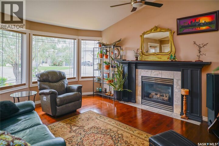 Property Photo: 319 Stefaniuk Crescent SK S7H 0H6