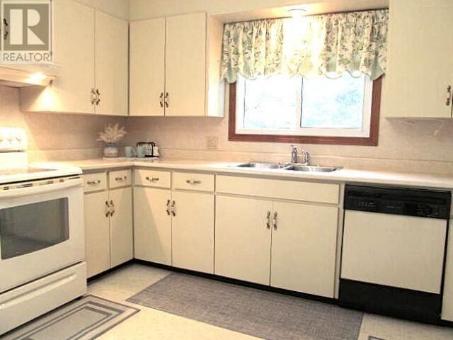 Property Photo:  80 Pageant Dr  ON P6B 5J9 