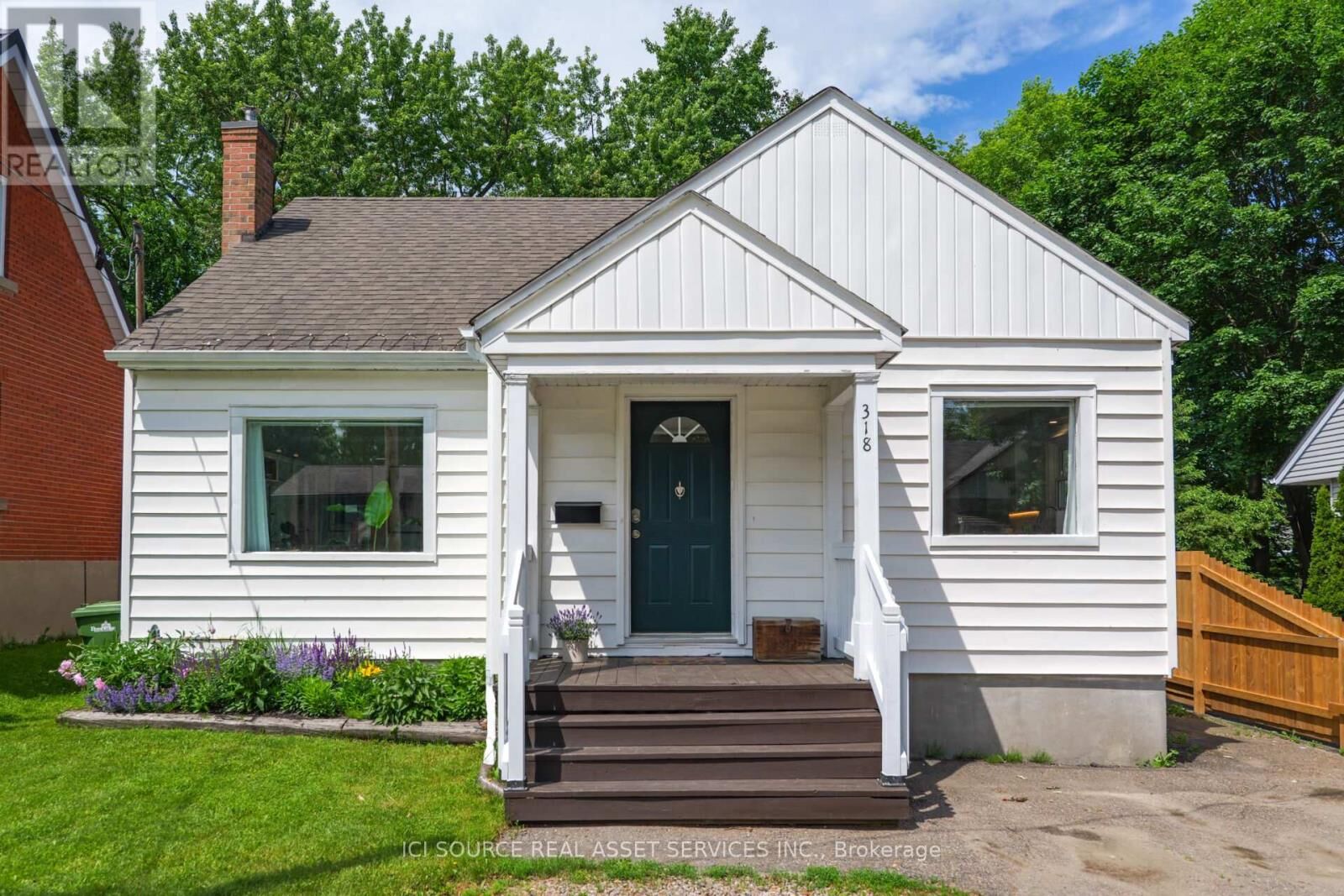 Property Photo: 318 Cecelia Street ON K8A 1S3