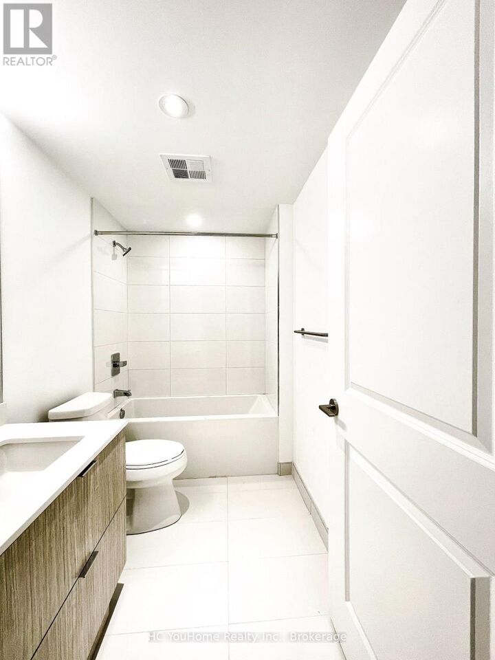 Property Photo: 395 Bloor Street East 4101 ON M4W 1H7