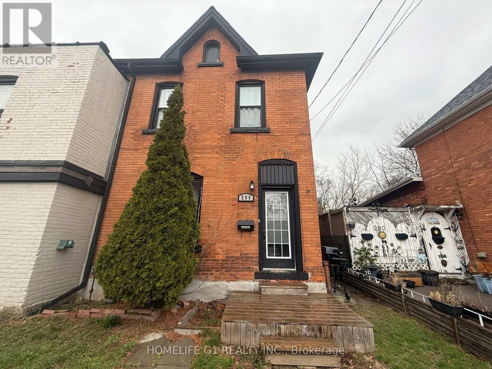 Property Photo:  286 Hunter Street West  ON L8P 1S3 