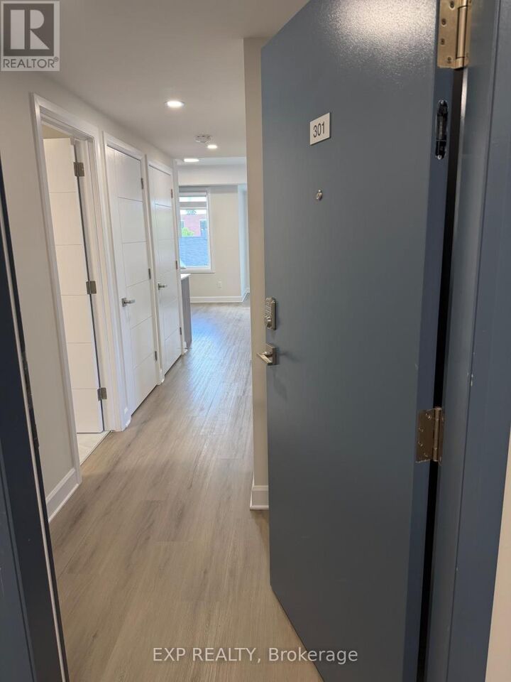 Property Photo:  258 Montfort Street .  ON K1L 5P2 
