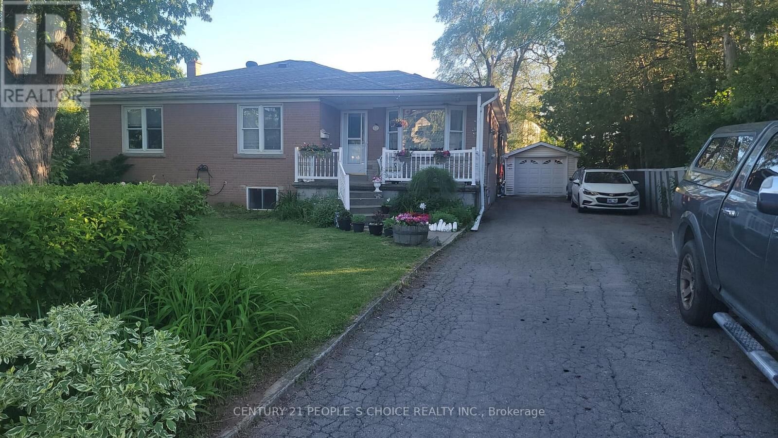 Property Photo: 619 Trudale Court Lwr Lvl ON L6L 4H2
