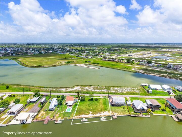 Property Photo:  525-527 Copano Cove  TX 78382 