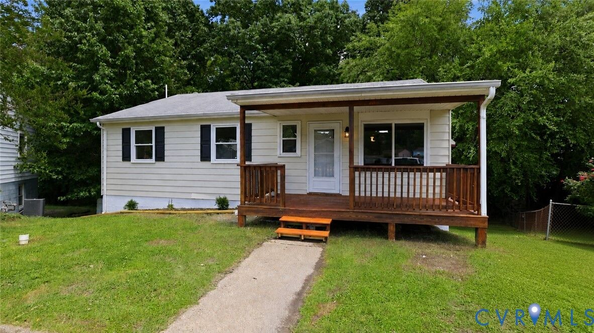 Property Photo:  1810 Owens Court  VA 23860 