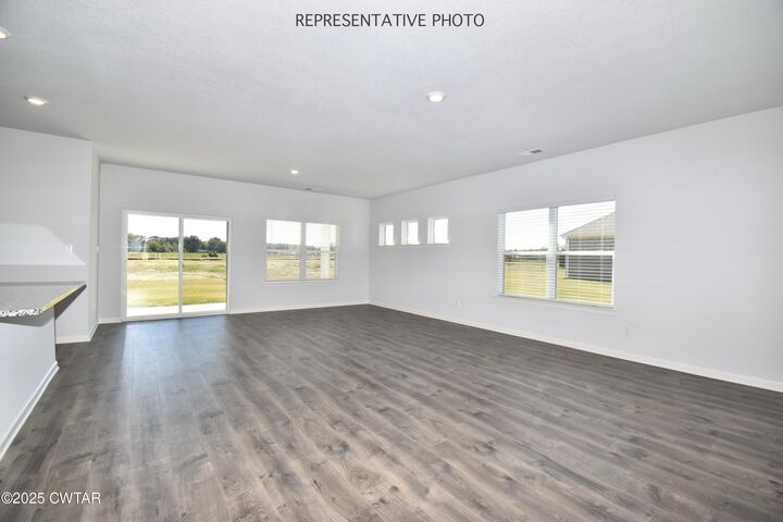 Property Photo: 48 Kings Gate Cove TN 38305