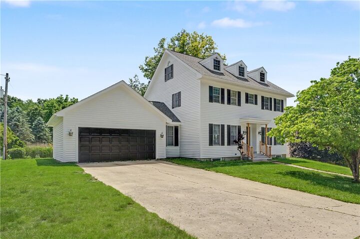 Property Photo: 1202 Lakeridge Court IL 61832