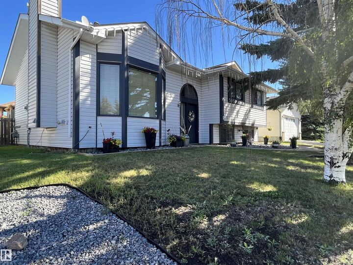 5134 59 Avenue — photo 1
