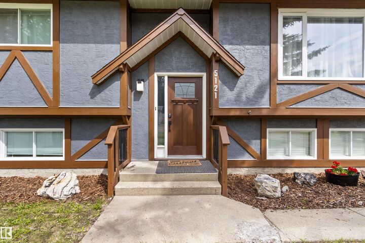 Property Photo: 5121 52 Street AB T0E 1Z0