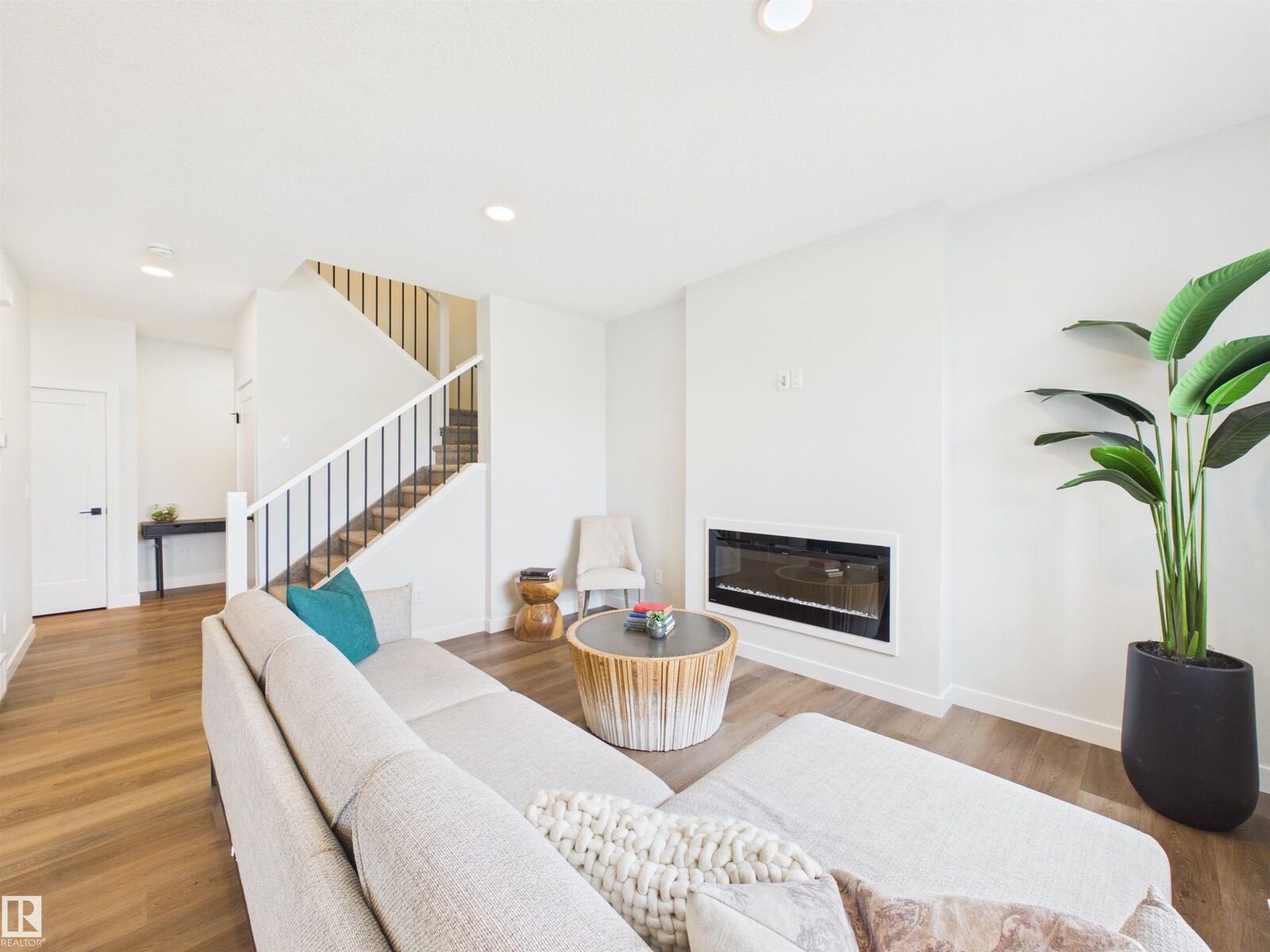 Property Photo: 159 Caledon Crescent AB T7X 4E3