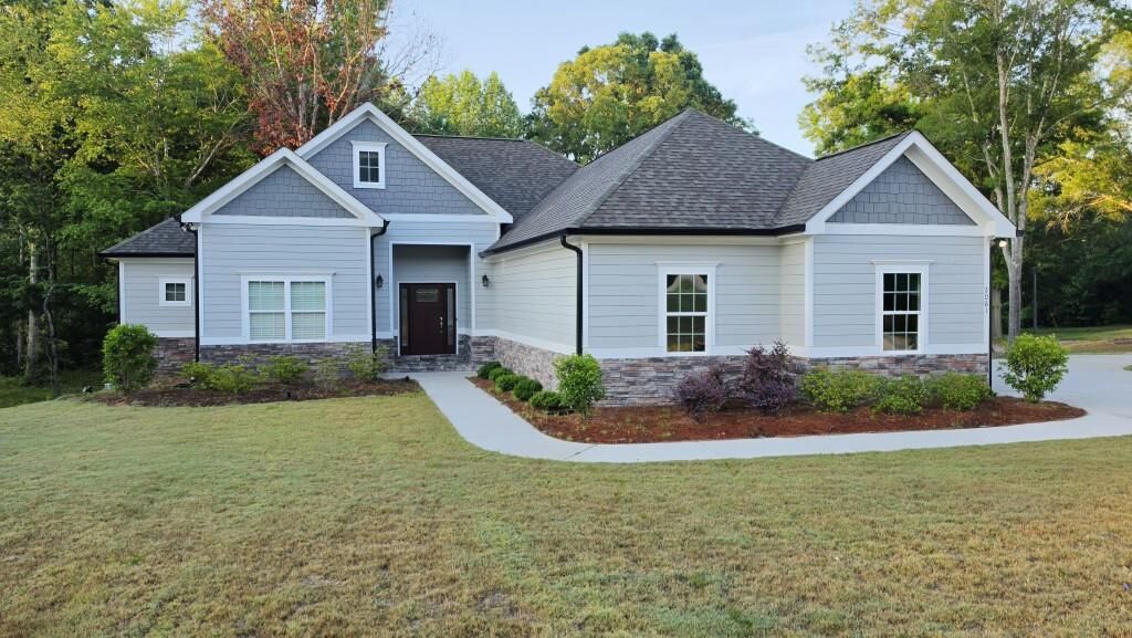 Property Photo: 2061 Davenport Road GA 30517
