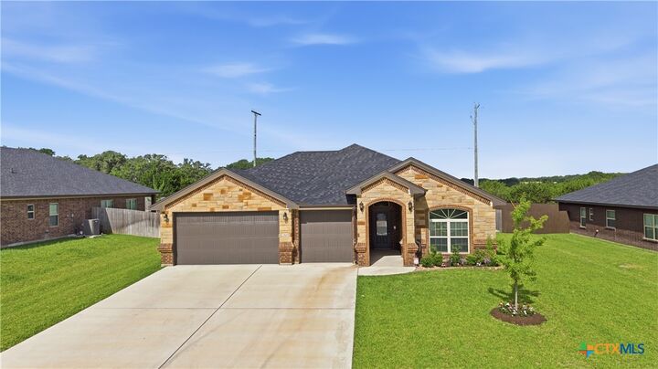 Property Photo:  7809 Platinum Drive  TX 76542 