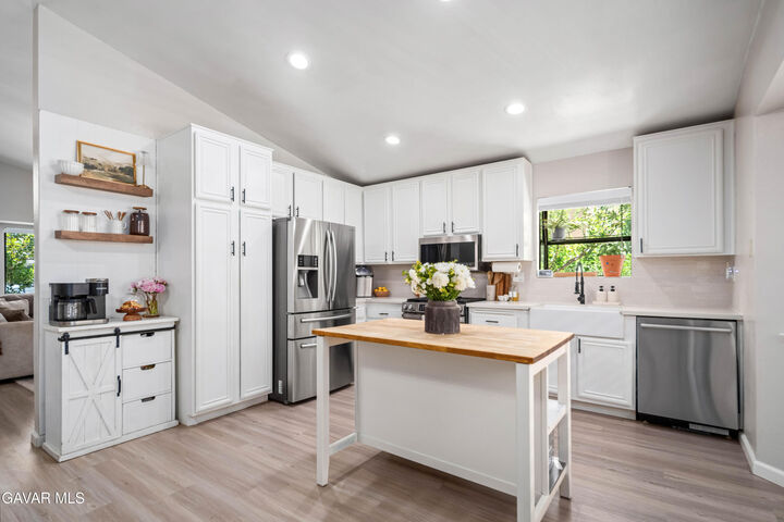 Property Photo:  3137 W Avenue J-6  CA 93536 