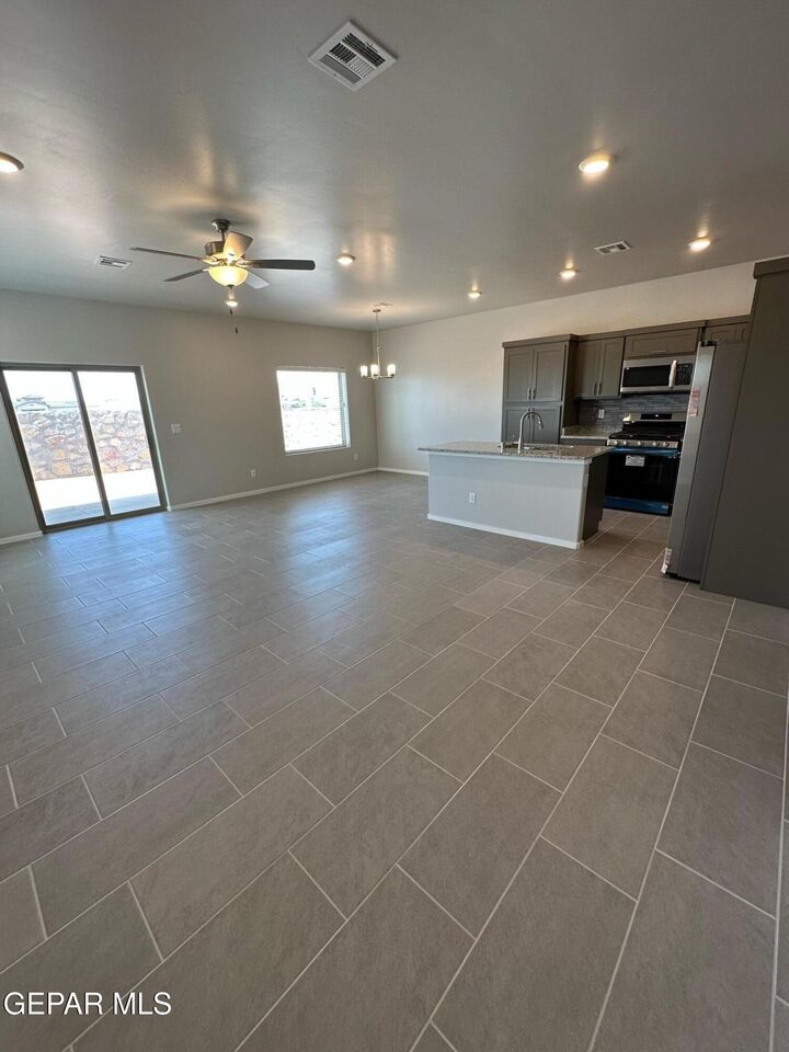 Property Photo: 5712 Adamsville Avenue TX 79934