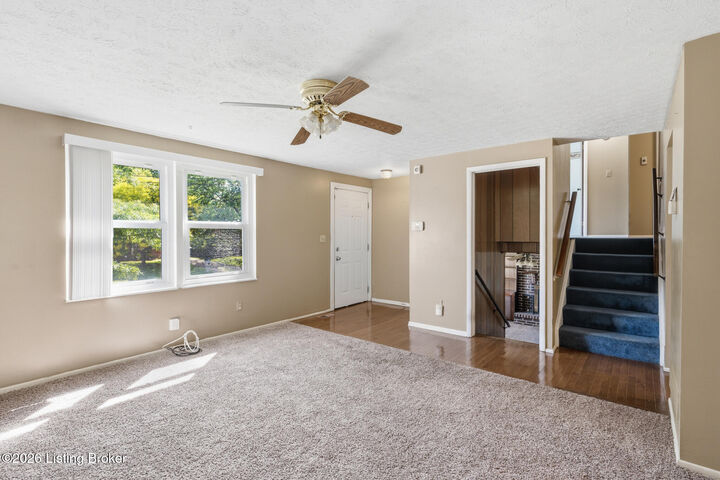 Property Photo: 9507 Michael Edward Dr KY 40291