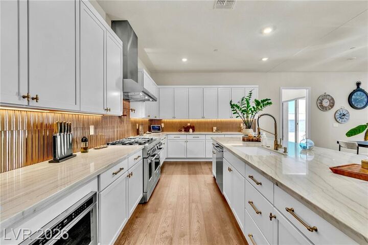 Property Photo: 4660 Blushing Dawn Avenue NV 89118