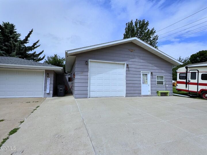 Property Photo:  400 Dakota Avenue  ND 58579 