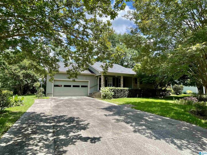 Property Photo: 2106 Dialsdale Drive AL 35055