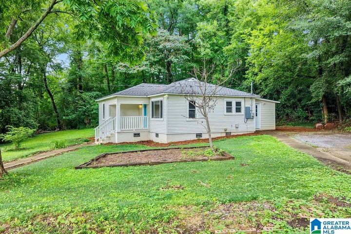 Property Photo: 3961 Bearden Drive AL 35243