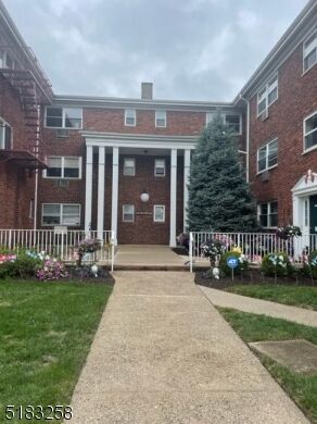 Property Photo:  199 N. Beverwyck Rd. 21  NJ 07034 