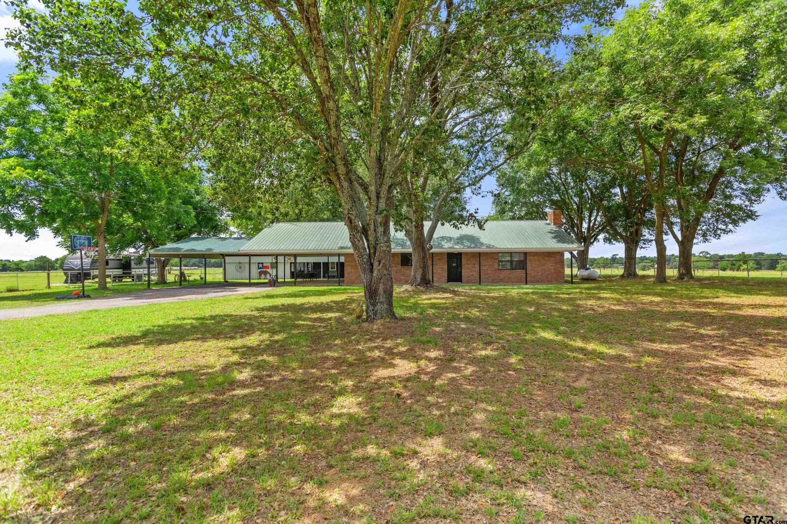 Property Photo: 16833 County Road 2852 TX 75124