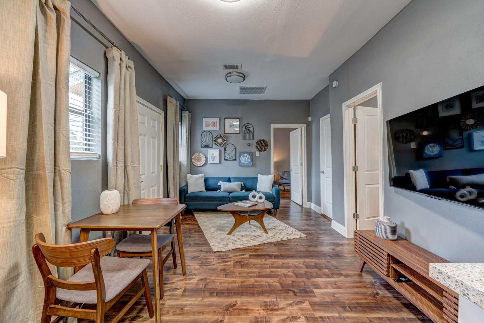 Property Photo: 2527 Sumpter Street TX 77026