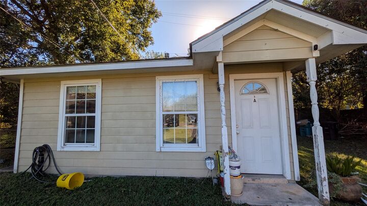 Property Photo:  6102 Harbrook Drive  TX 77087 