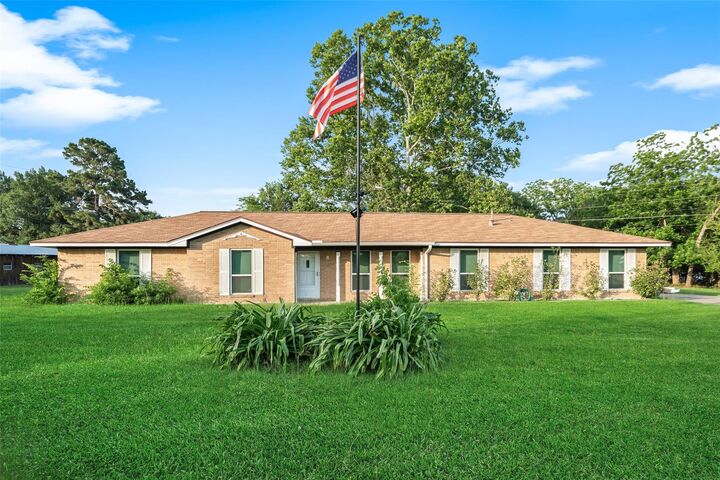 Property Photo: 104 Rankin Road TX 75862