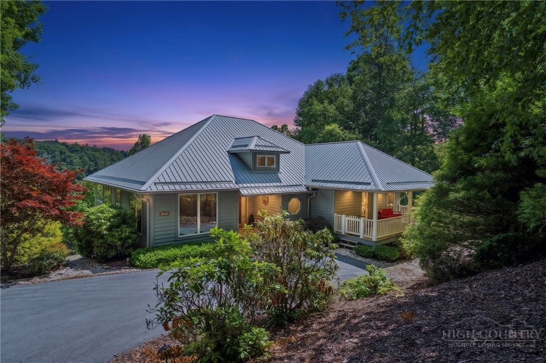 Property Photo:  139 Twin Bridges Circle  NC 28626 