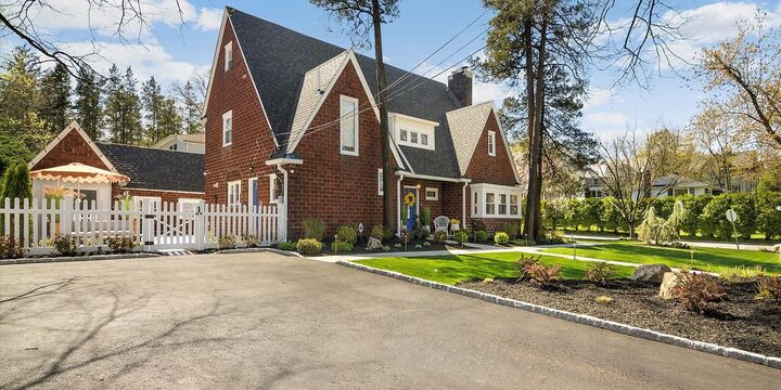 Property Photo: 206 Lakeview Ave NJ 07605