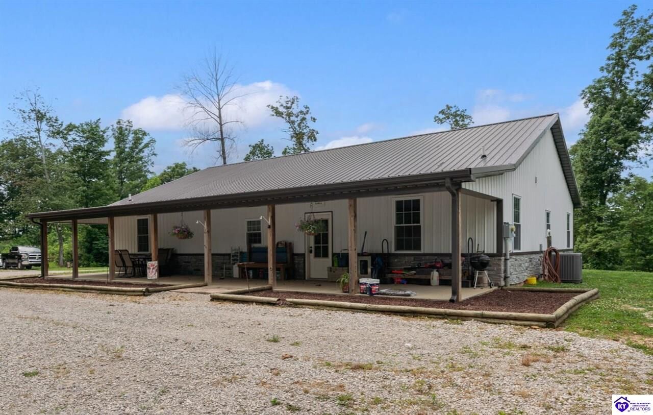 Property Photo: 7213 Hammonsville Road KY 42713
