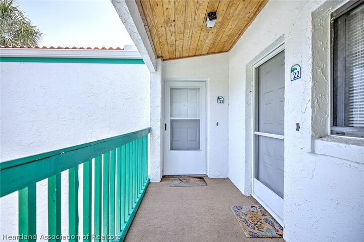 Property Photo: 5369 Casablanca Circle FL 33870