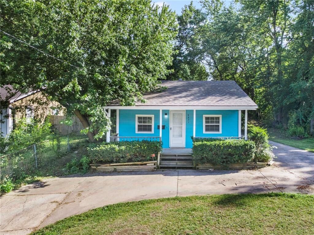 Property Photo:  9421 E 67th Terrace  MO 64133 