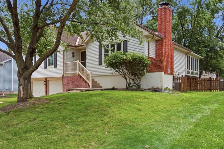 Property Photo: 2123 NW 8th Street MO 64015