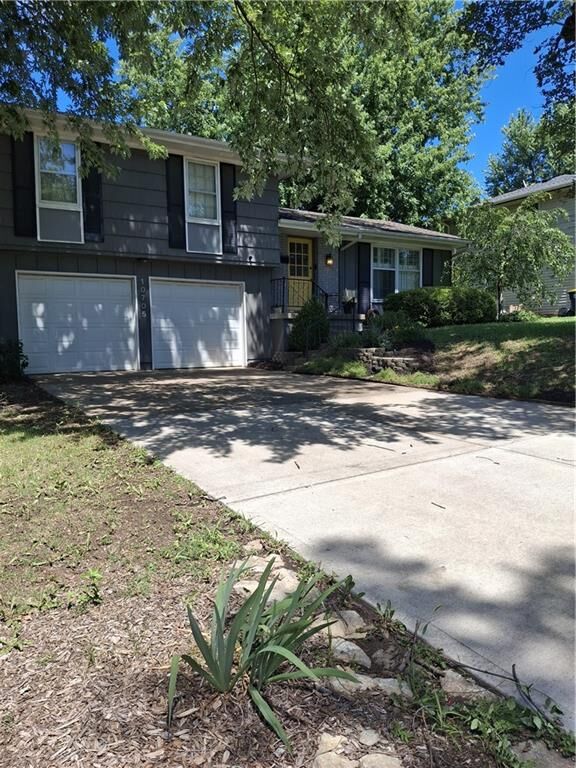 Property Photo:  10705 Walrond Avenue  MO 64137 