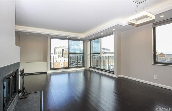 Property Photo: 10 Cottage Place 11E NY 10601
