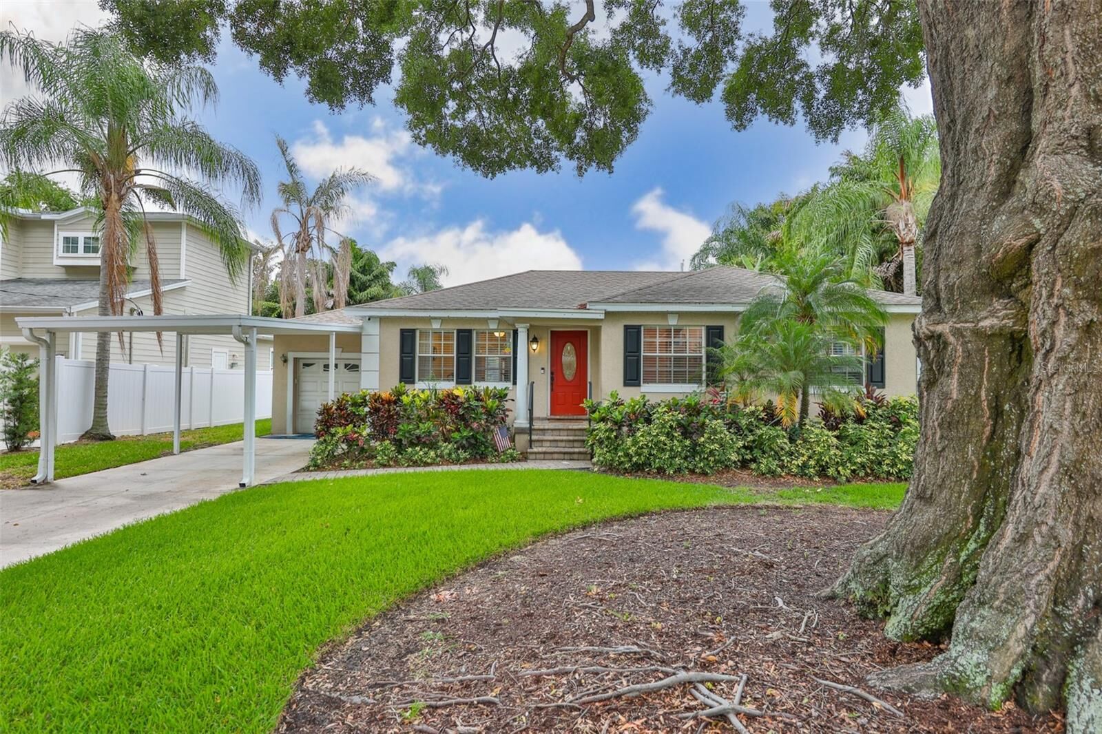 Property Photo: 3414 W San Luis Street FL 33629