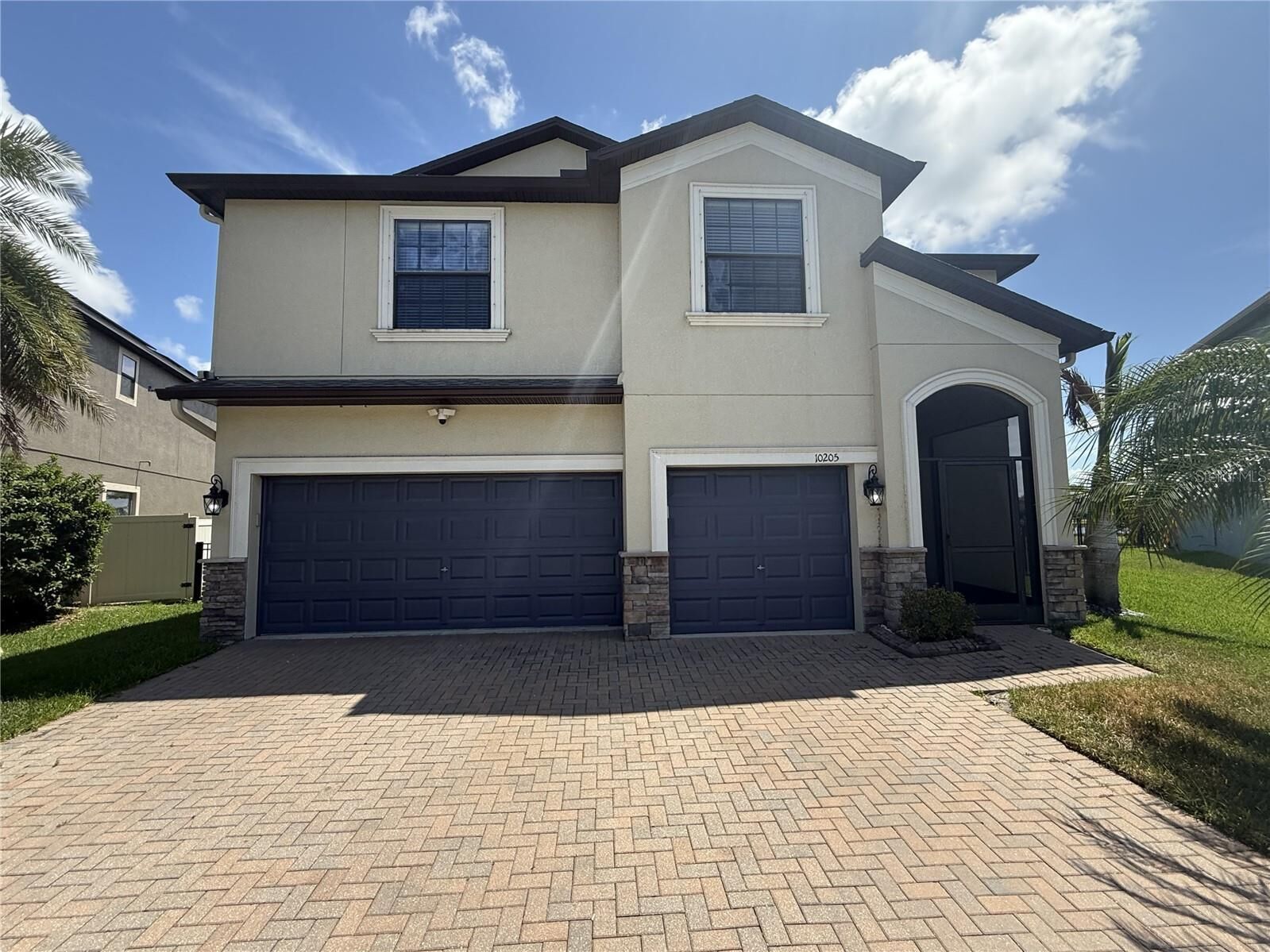 Property Photo: 10205 Stedfast Court FL 33573