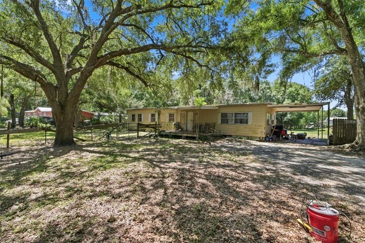Property Photo:  17214 Chinaberry Road  FL 33558 