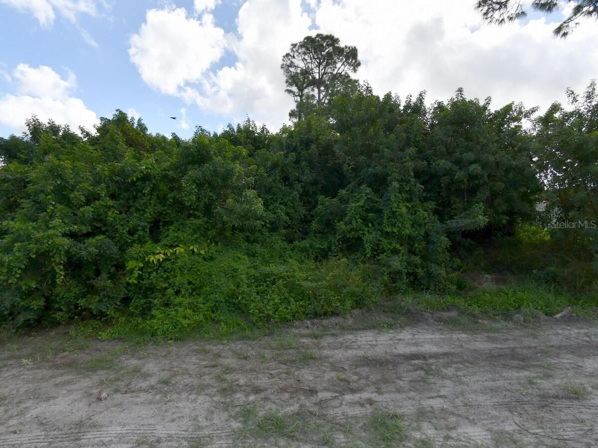 Property Photo: 1743 SE Manth Lane FL 34983