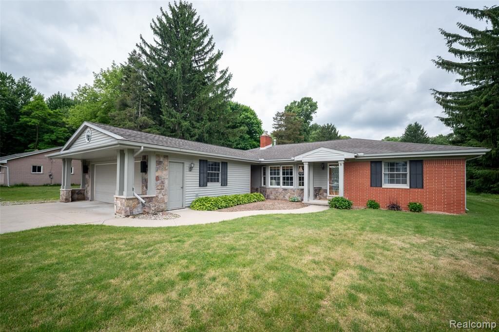 Property Photo:  9404 River Road  MI 48001 4010 