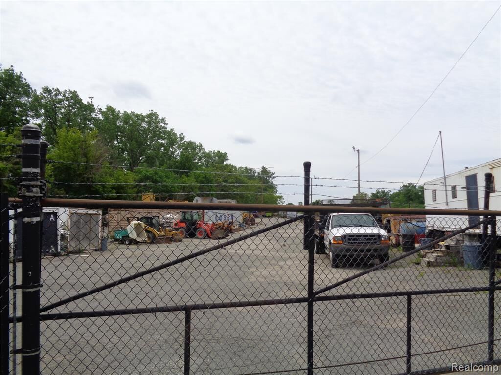 Property Photo: 325 King Road MI 48183 1250