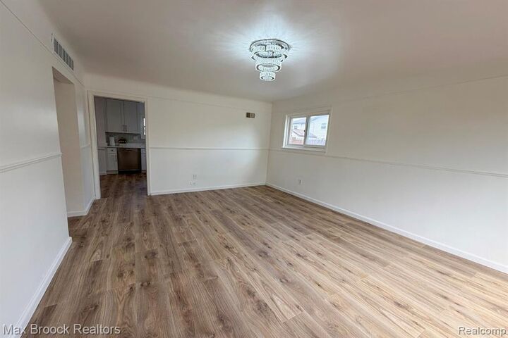Property Photo: 28521 Sutherland Street MI 48076 7343