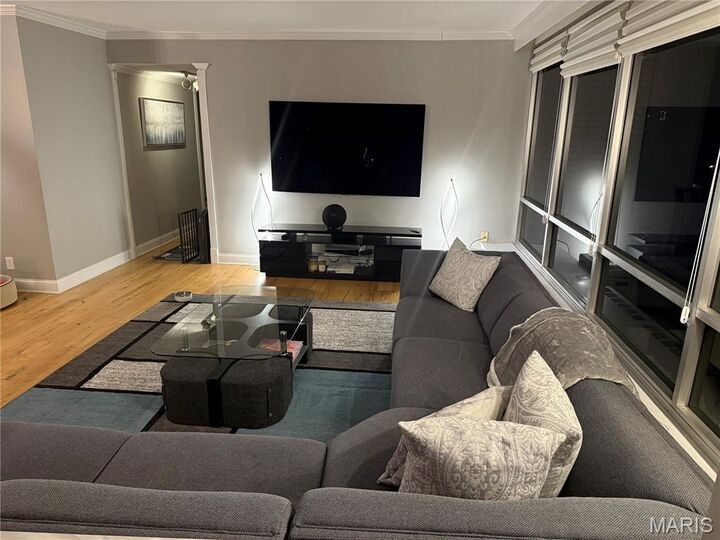 Property Photo: 4501 Lindell Boulevard 4B MO 63108